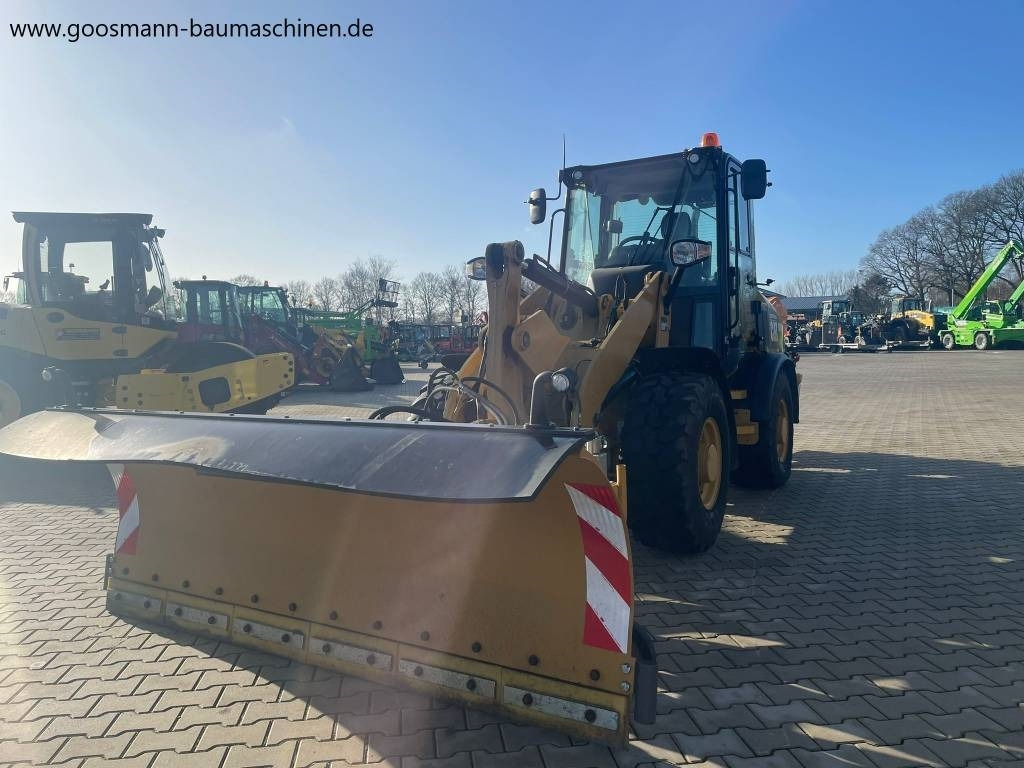 CAT 907 M - Chargeuse sur pneus: photos 2 CAT 907 M - Chargeuse sur pneus: photos 2