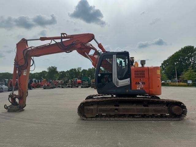 Hitachi ZX 225 US LC-3 - Pelle sur chenille: photos 3 Hitachi ZX 225 US LC-3 - Pelle sur chenille: photos 3