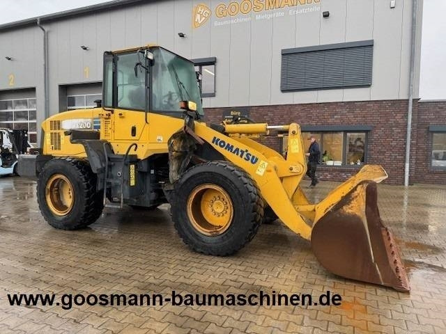 KOMATSU WA 200 - Chargeuse sur pneus: photos 5 KOMATSU WA 200 - Chargeuse sur pneus: photos 5