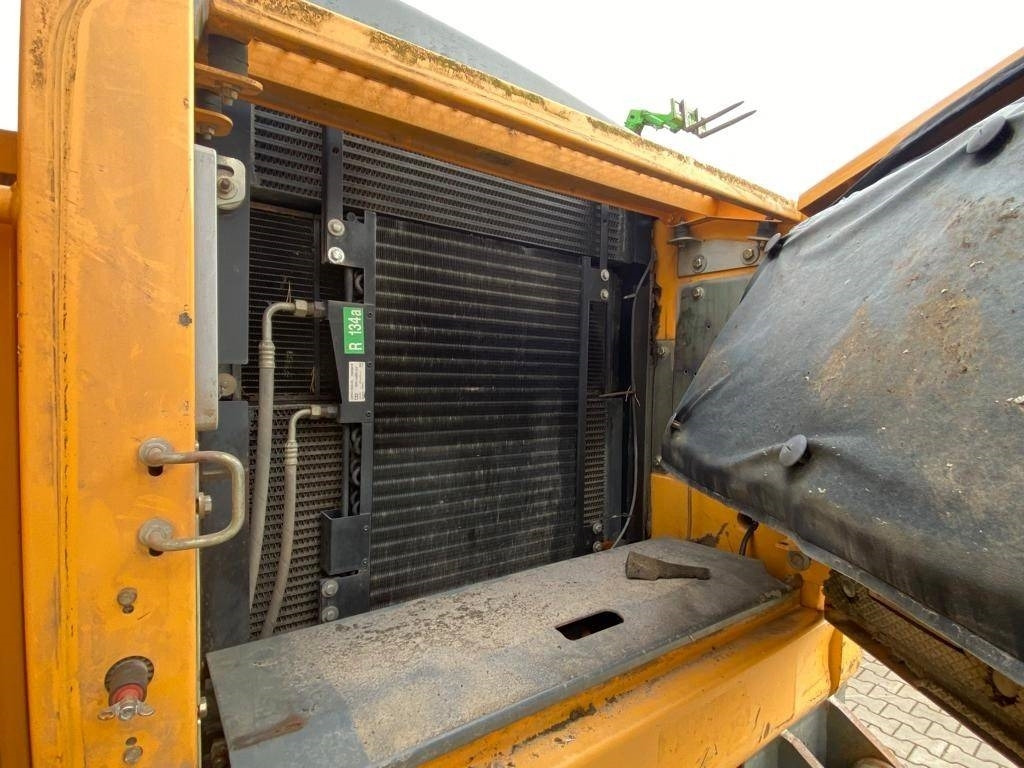 LIEBHERR A 900 C Lit. - Pelle sur pneus: photos 5 LIEBHERR A 900 C Lit. - Pelle sur pneus: photos 5