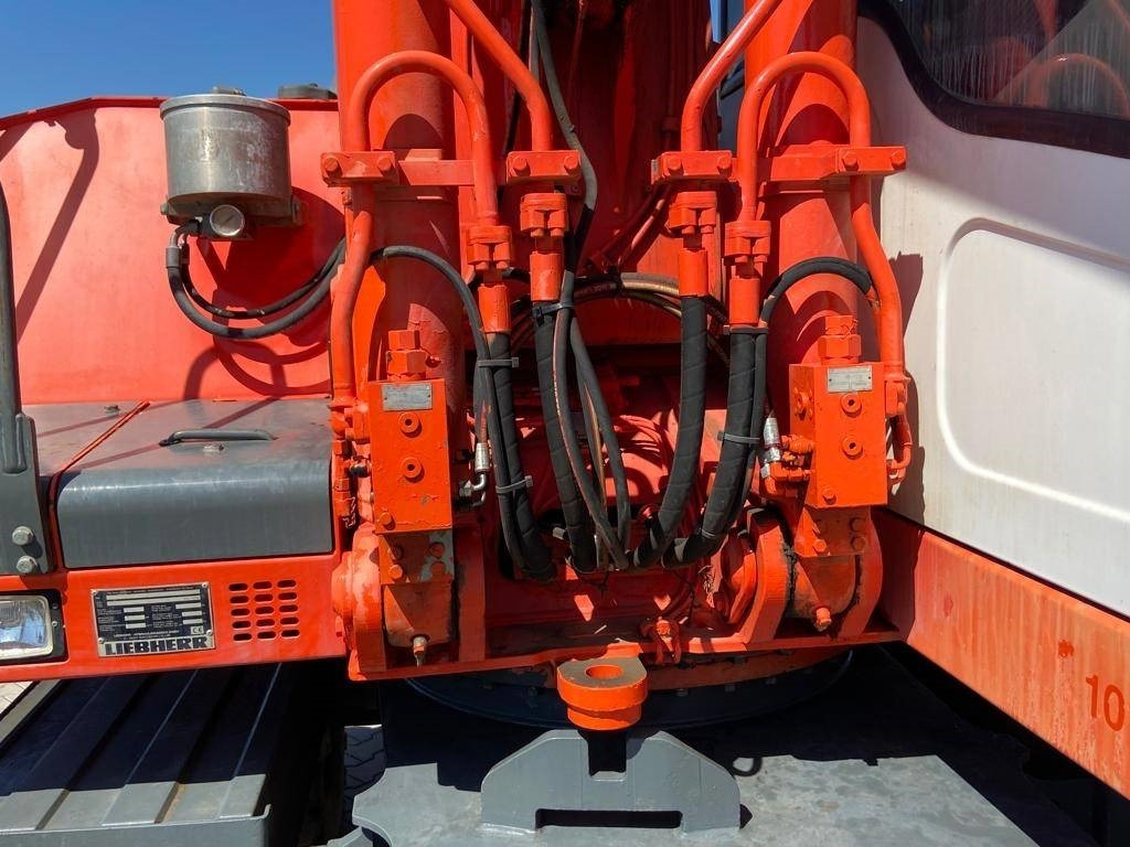 Pelle sur pneus Liebherr A 900 C: photos 9
