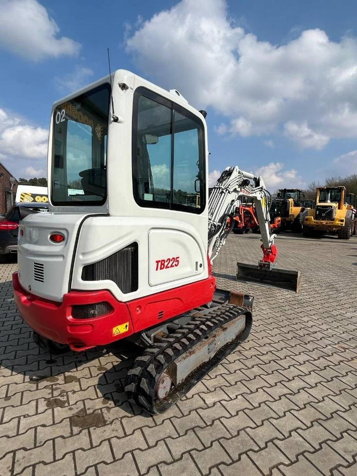 Takeuchi TB 225 - Mini pelle: photos 5 Takeuchi TB 225 - Mini pelle: photos 5