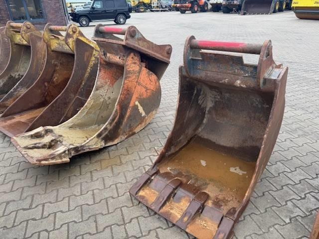 Tiefenlöffel auf OQ 70/55 mehrfach vorhanden - Godet pour pelle: photos 3 Tiefenlöffel auf OQ 70/55 mehrfach vorhanden - Godet pour pelle: photos 3