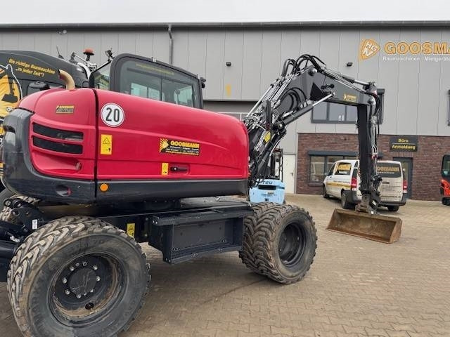 Yanmar B 110 W - Pelle sur pneus: photos 4 Yanmar B 110 W - Pelle sur pneus: photos 4