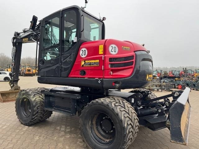 Yanmar B 110 W - Pelle sur pneus: photos 4 Yanmar B 110 W - Pelle sur pneus: photos 4