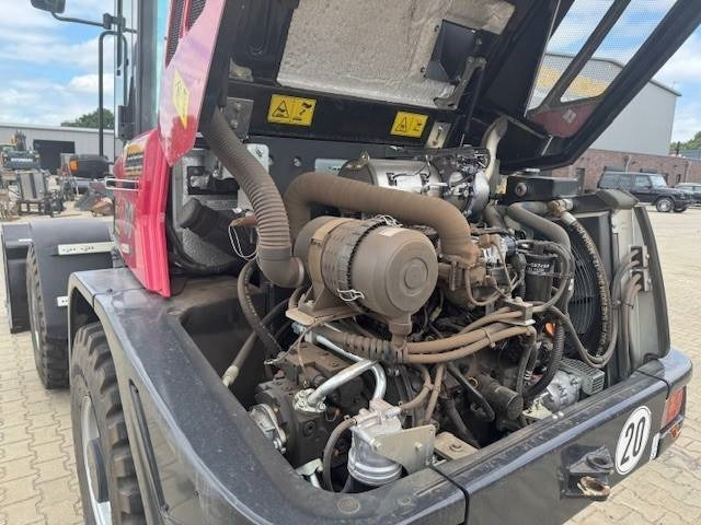 Yanmar V 80-5 - Chargeuse sur pneus: photos 5 Yanmar V 80-5 - Chargeuse sur pneus: photos 5