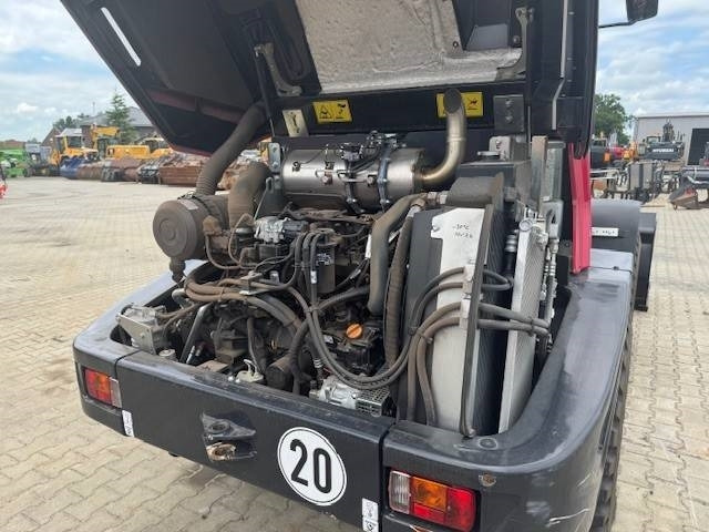 Yanmar V 80-5 - Chargeuse sur pneus: photos 4 Yanmar V 80-5 - Chargeuse sur pneus: photos 4