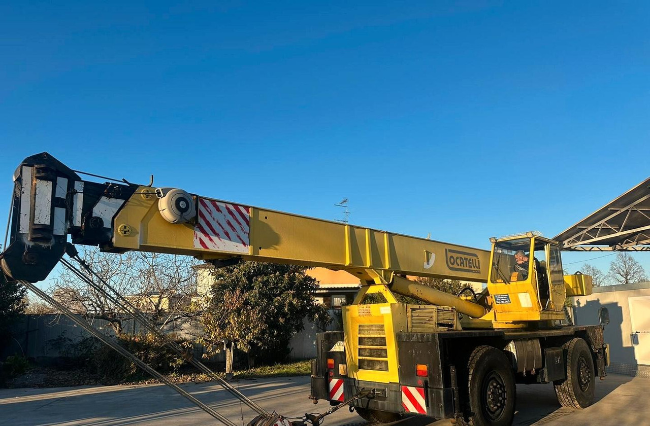 Autogru Locatelli 30 ton - Grue: photos 2 Autogru Locatelli 30 ton - Grue: photos 2