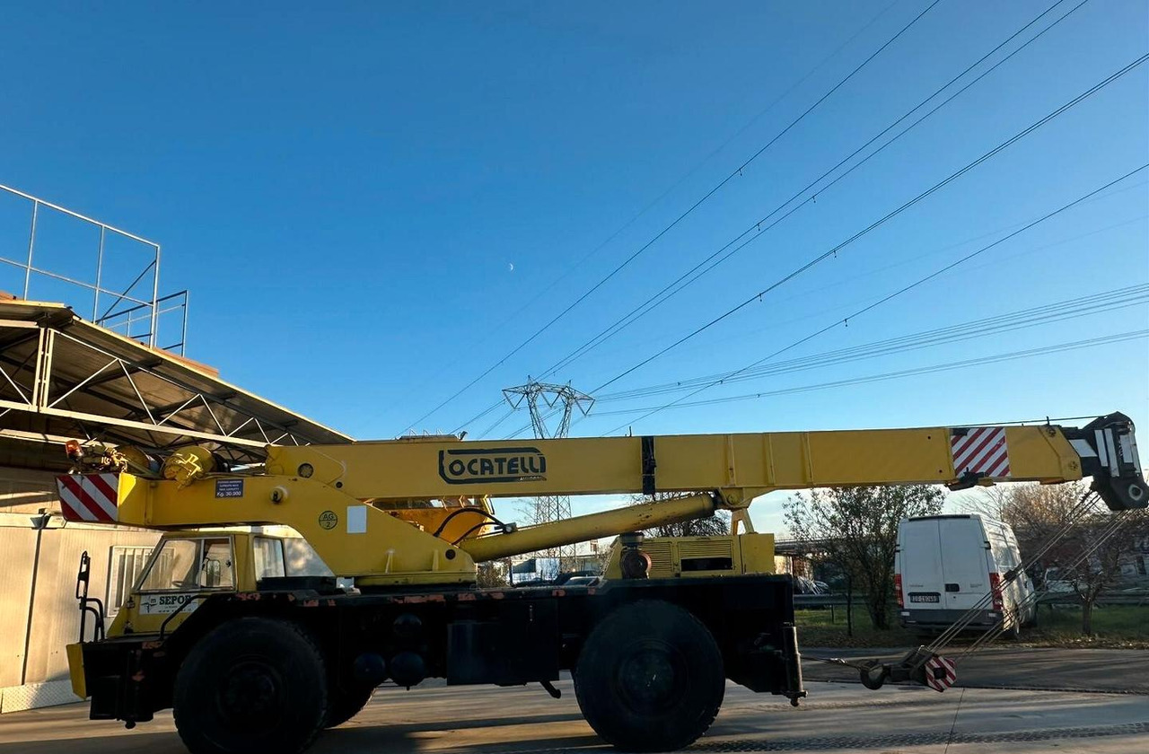 Autogru Locatelli 30 ton - Grue: photos 5 Autogru Locatelli 30 ton - Grue: photos 5
