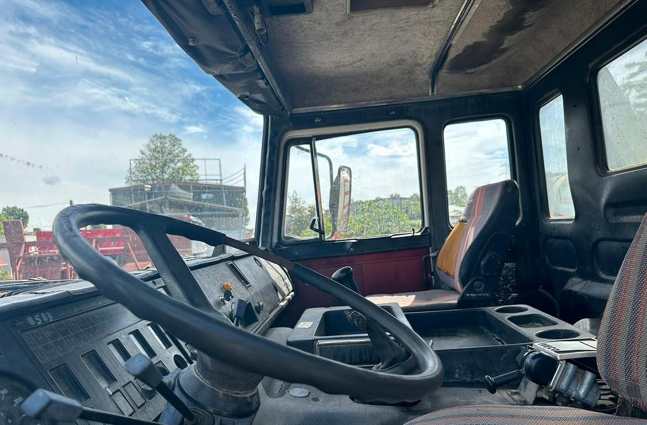 Iveco 330 26 con gru - Camion plateau, Camion grue: photos 5 Iveco 330 26 con gru - Camion plateau, Camion grue: photos 5