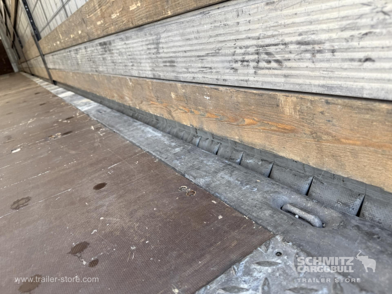 SCHMITZ Curtainsider Standard - Semi-remorque rideaux coulissants: photos 2 SCHMITZ Curtainsider Standard - Semi-remorque rideaux coulissants: photos 2