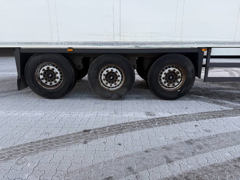 Semi-remorque frigorifique Schmitz Cargobull Refrigerated trailer / Kühlauflieger / Køletrailer: photos 10
