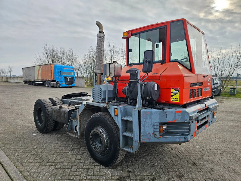 CVS-Ferrari TT2516B - Tracteur portuaire: photos 3 CVS-Ferrari TT2516B - Tracteur portuaire: photos 3
