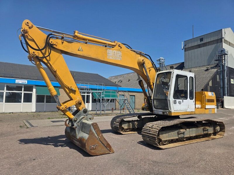 Liebherr R 912 LC crawler excavator Liebherr R912LC Graafmachine – Rupsgraafmachine - Pelle sur chenille: photos 1 Liebherr R 912 LC crawler excavator Liebherr R912LC Graafmachine – Rupsgraafmachine - Pelle sur chenille: photos 1