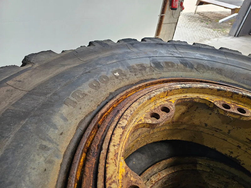Michelin 18.00 R33 - Pneu pour Camion: photos 5 Michelin 18.00 R33 - Pneu pour Camion: photos 5