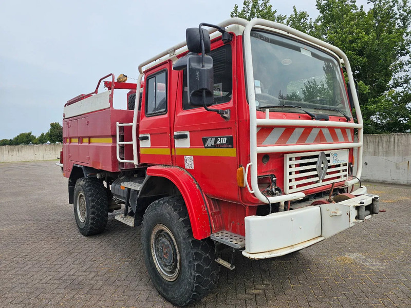 Renault M210 Arbois 3500L - Hydraulic winch - Camion de pompier: photos 3 Renault M210 Arbois 3500L - Hydraulic winch - Camion de pompier: photos 3