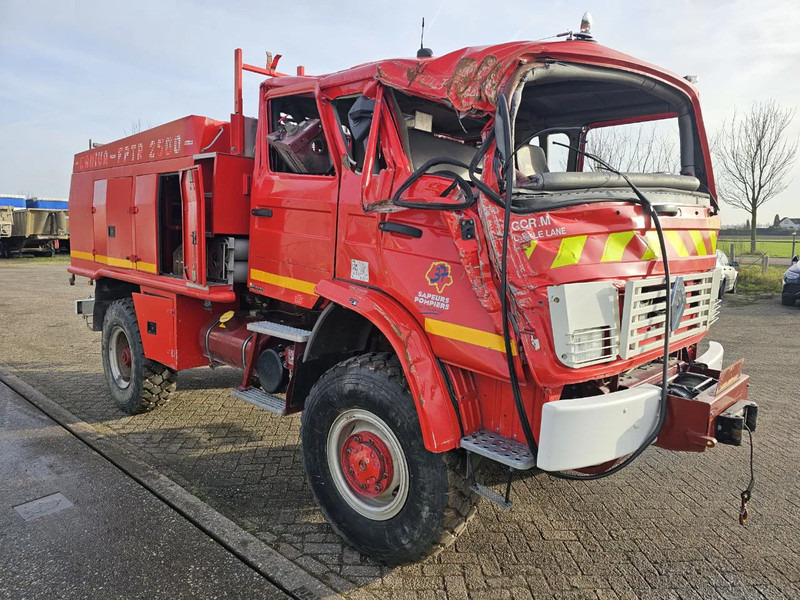 Renault Midliner 180 4x4 - Camion de pompier: photos 3 Renault Midliner 180 4x4 - Camion de pompier: photos 3