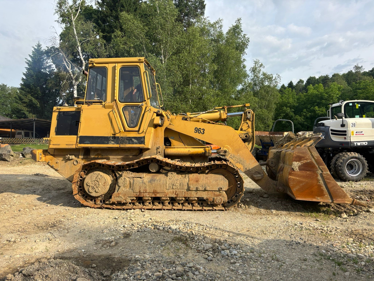 CATERPILLAR 963 - Bulldozer: photos 2 CATERPILLAR 963 - Bulldozer: photos 2