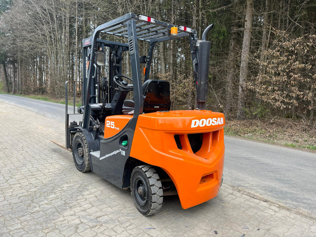 Doosan D 25 GP - Chariot élévateur diesel: photos 5 Doosan D 25 GP - Chariot élévateur diesel: photos 5