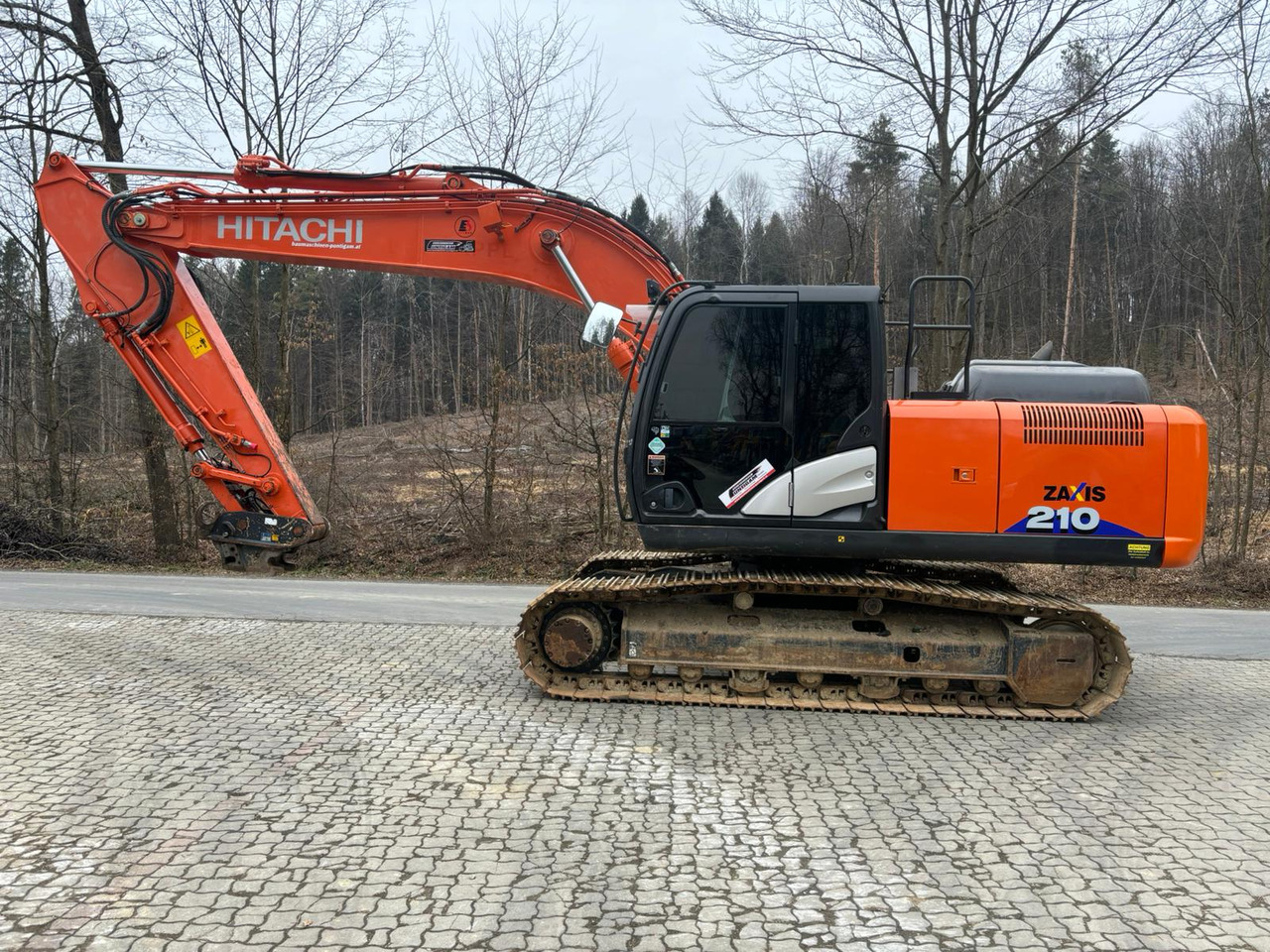 HITACHI ZX 210-6 - Pelle sur chenille: photos 1 HITACHI ZX 210-6 - Pelle sur chenille: photos 1