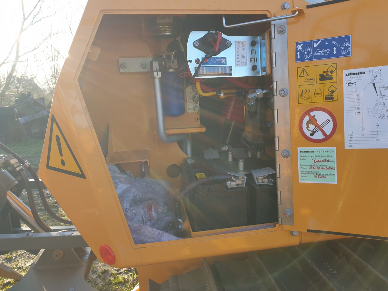 Bulldozer LIEBHERR PR 716 05 LGP: photos 13