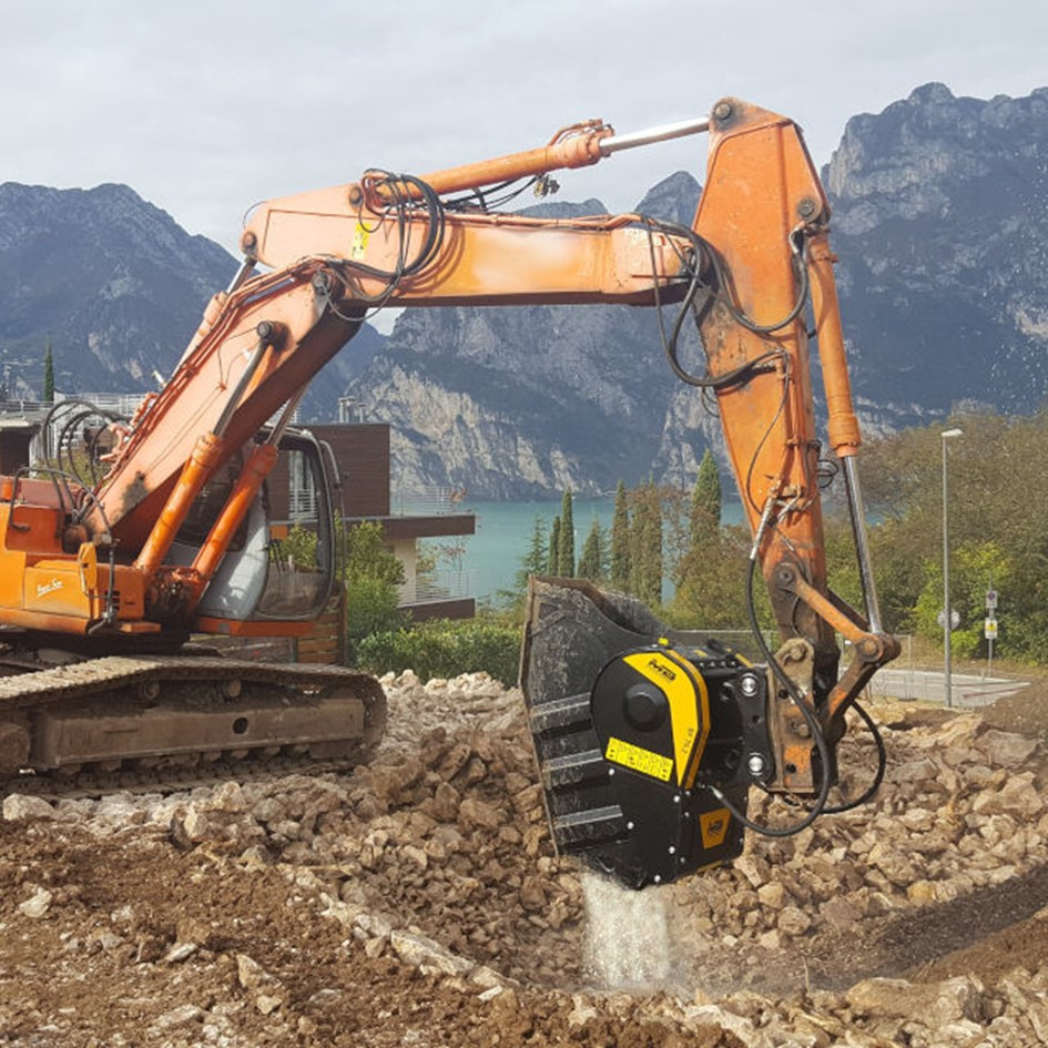 MB CRUSHER BF 70.2 S4 - Godet pour Pelle sur chenille: photos 3 MB CRUSHER BF 70.2 S4 - Godet pour Pelle sur chenille: photos 3
