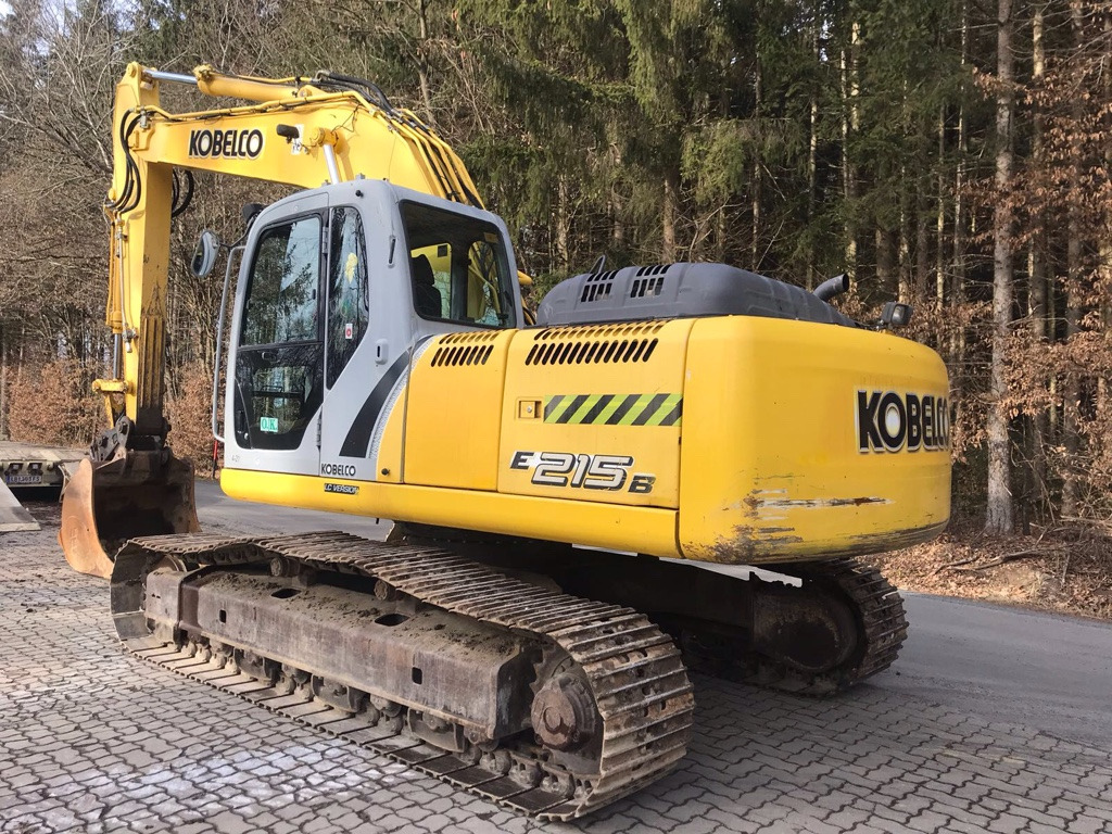 Pelle sur chenille NEW HOLLAND E 215 B: photos 6