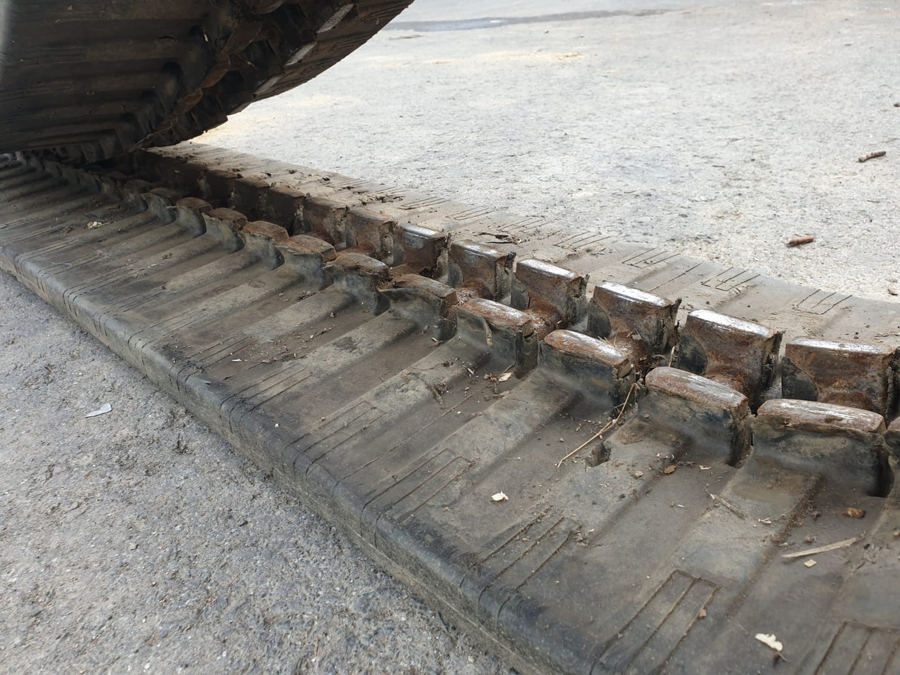 Rubber track used for Wacker Neuson 50Z3 - Pièces de rechange pour Mini pelle: photos 3 Rubber track used for Wacker Neuson 50Z3 - Pièces de rechange pour Mini pelle: photos 3