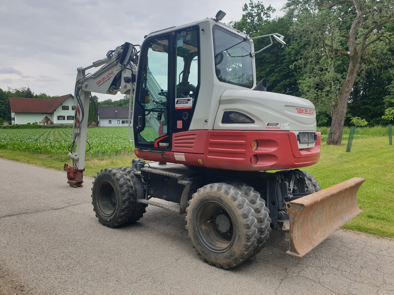 TAKEUCHI TB 295W - Pelle sur pneus: photos 5 TAKEUCHI TB 295W - Pelle sur pneus: photos 5