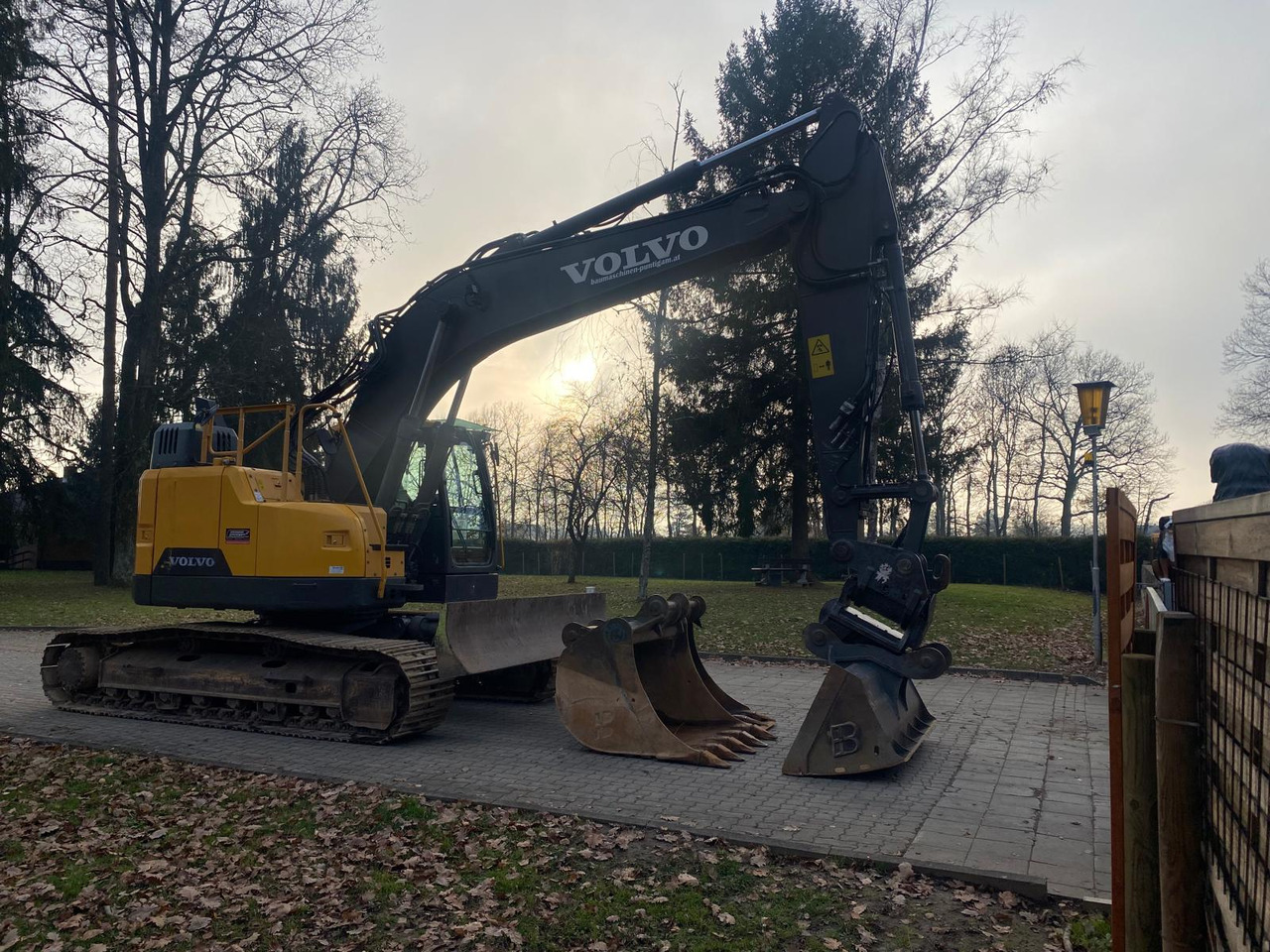 VOLVO ECR 235 EL - Pelle sur chenille: photos 5 VOLVO ECR 235 EL - Pelle sur chenille: photos 5