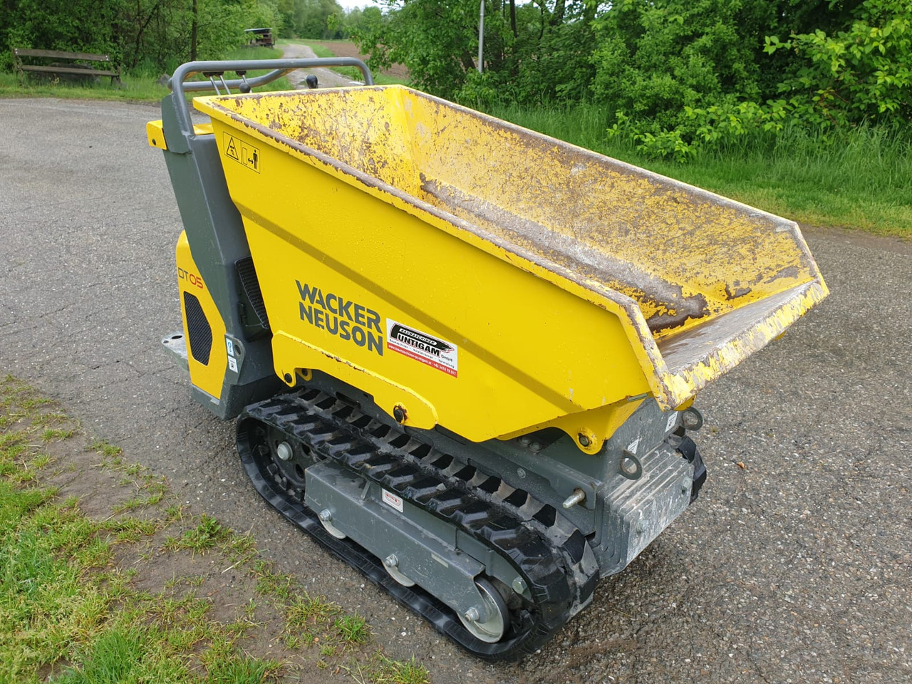 Tombereau sur chenilles WACKER Neuson DT 05: photos 6 Tombereau sur chenilles WACKER Neuson DT 05: photos 6
