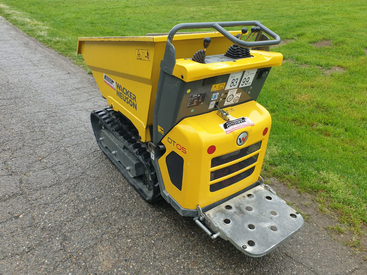 Tombereau sur chenilles WACKER Neuson DT 05: photos 7 Tombereau sur chenilles WACKER Neuson DT 05: photos 7