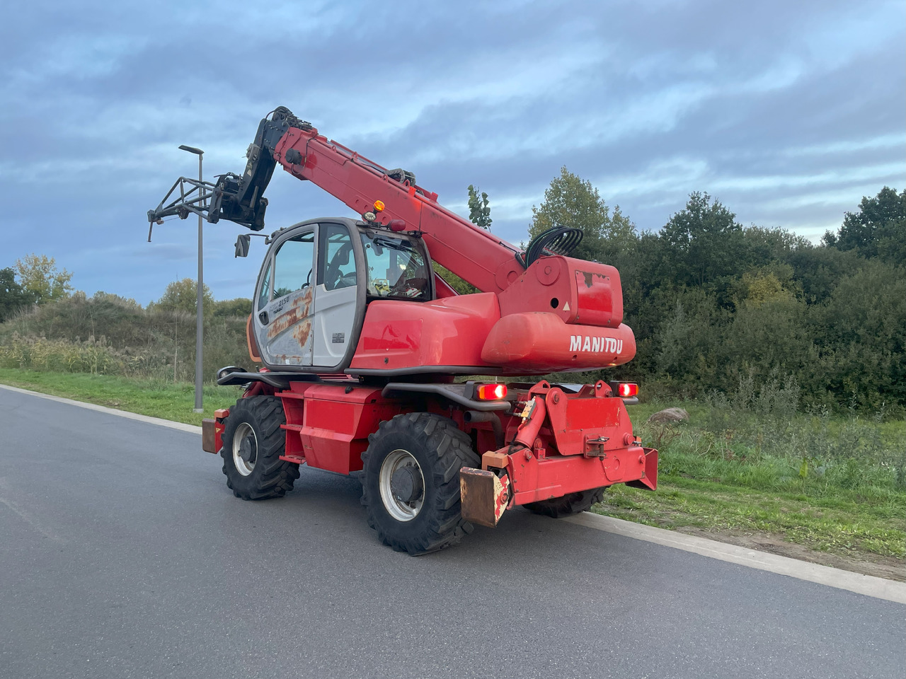MANITOU MRT2150 - Chargeuse sur pneus télescopique: photos 4 MANITOU MRT2150 - Chargeuse sur pneus télescopique: photos 4