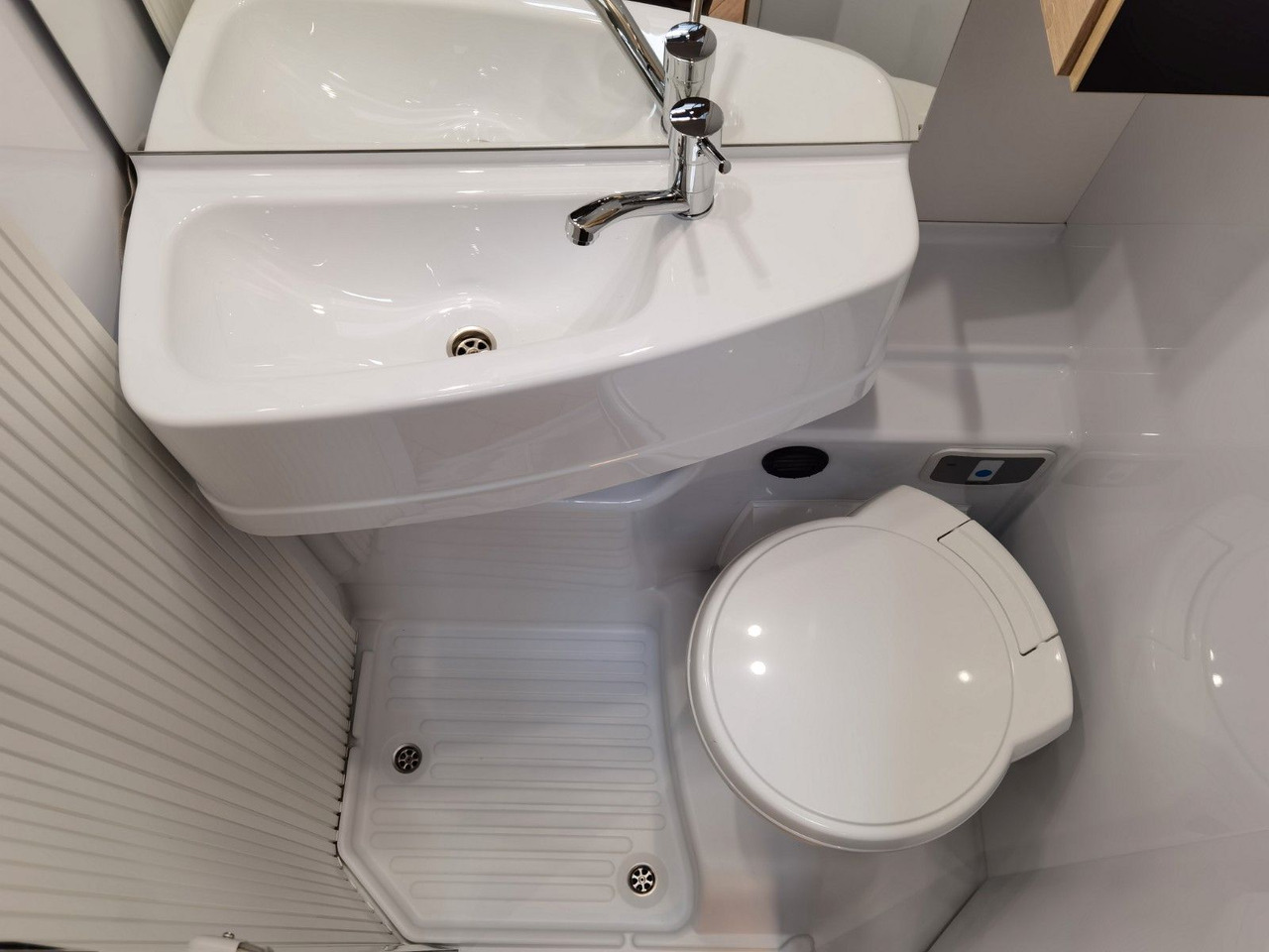 Camping-car profilé Chausson 627 TITANIUM / - 2026 - / EINZELBETTEN & HUBBETT: photos 23