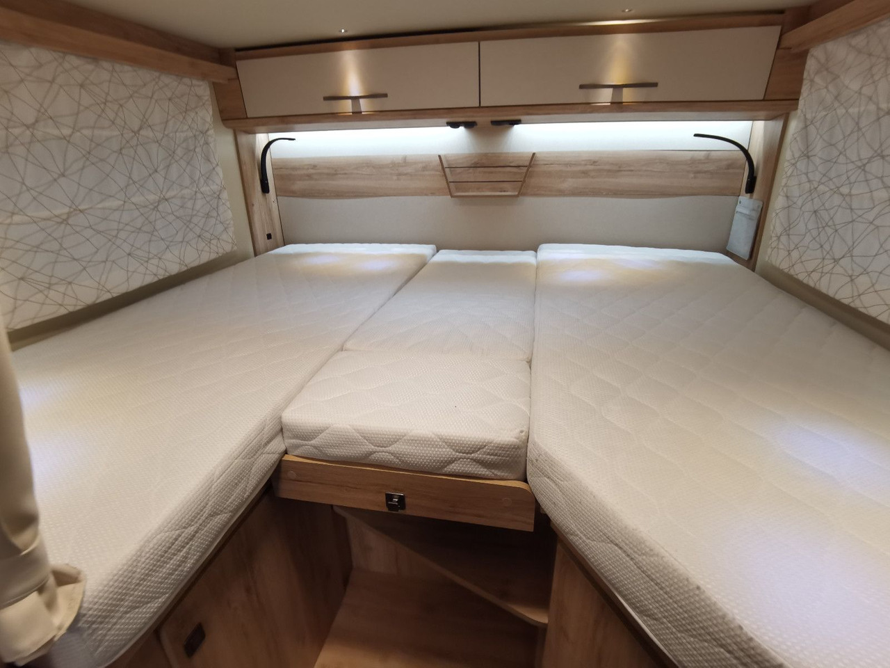 Crédit-bail de  Eura Mobil PROFILA T 695 EB / 140PS/ MONDIAL / EINZELBETTEN Eura Mobil PROFILA T 695 EB / 140PS/ MONDIAL / EINZELBETTEN: photos 20