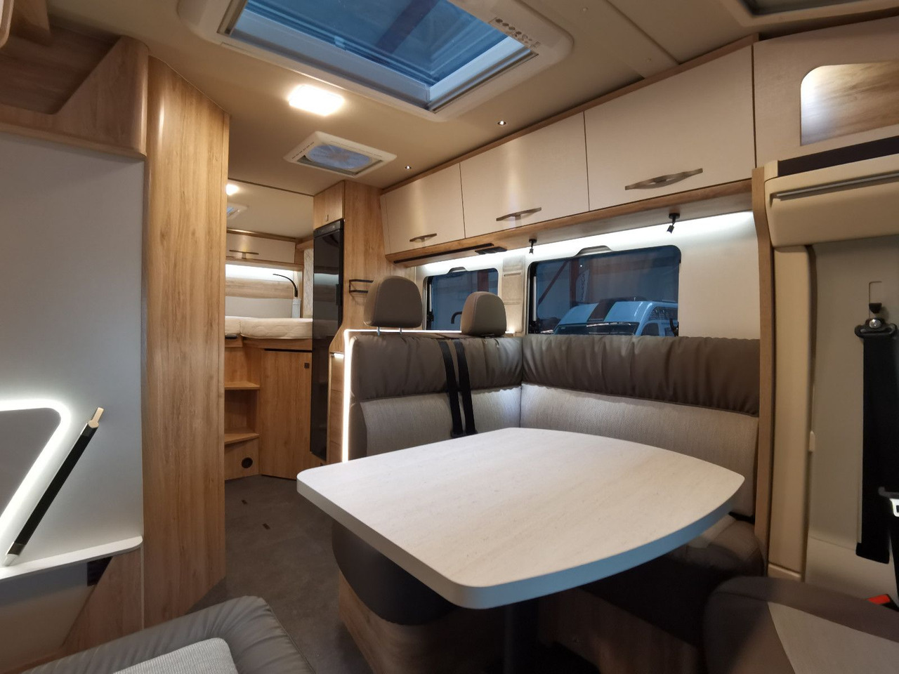 Crédit-bail de  Eura Mobil PROFILA T 695 EB / 140PS/ MONDIAL / EINZELBETTEN Eura Mobil PROFILA T 695 EB / 140PS/ MONDIAL / EINZELBETTEN: photos 13