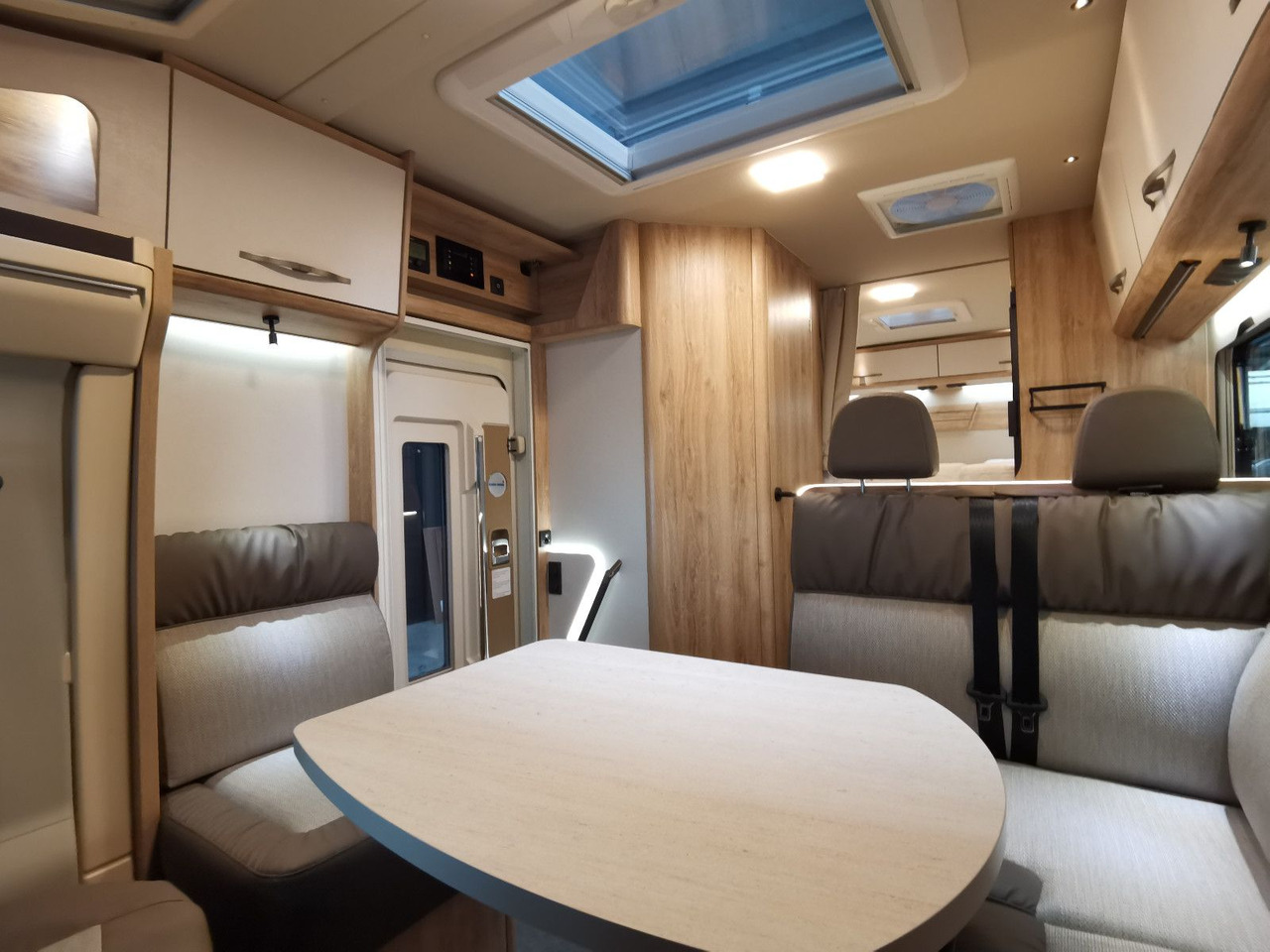 Crédit-bail de  Eura Mobil PROFILA T 695 EB / 140PS/ MONDIAL / EINZELBETTEN Eura Mobil PROFILA T 695 EB / 140PS/ MONDIAL / EINZELBETTEN: photos 15