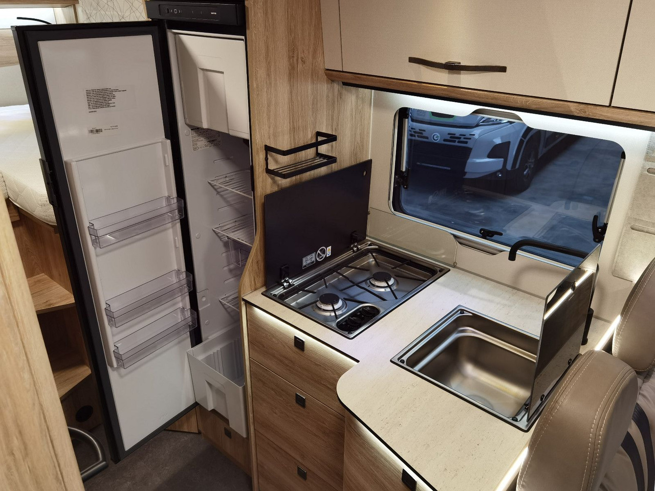 Crédit-bail de  Eura Mobil PROFILA T 695 EB / 140PS/ MONDIAL / EINZELBETTEN Eura Mobil PROFILA T 695 EB / 140PS/ MONDIAL / EINZELBETTEN: photos 18