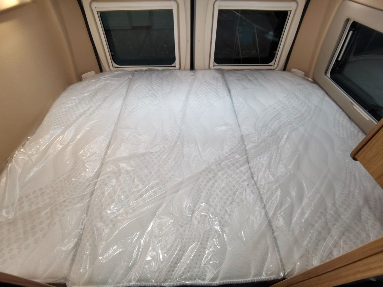 Crédit-bail de  Karmann DEXTER 580 /- 2026 -/ SKY-ROOF & MULTIMEDIA Karmann DEXTER 580 /- 2026 -/ SKY-ROOF & MULTIMEDIA: photos 18