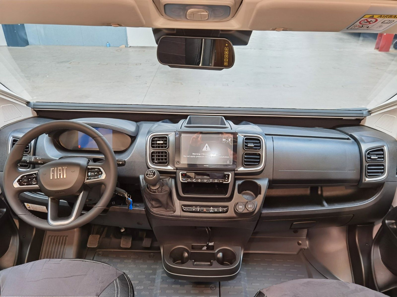 Crédit-bail de  Karmann DEXTER 580 /- 2026 -/ SKY-ROOF & MULTIMEDIA Karmann DEXTER 580 /- 2026 -/ SKY-ROOF & MULTIMEDIA: photos 11