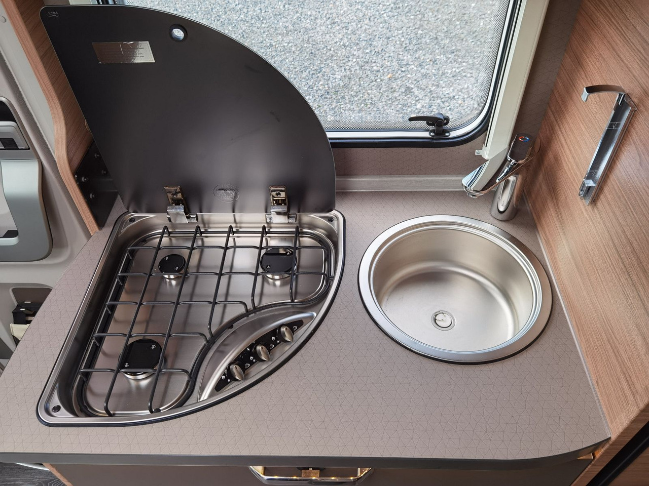 Camping-car profilé neuf Weinsberg CARACOMPACT 640 MEG EDITION-PEPPER /-MODELL 2025 Weinsberg CARACOMPACT 640 MEG EDITION-PEPPER /-MODELL 2025: photos 16