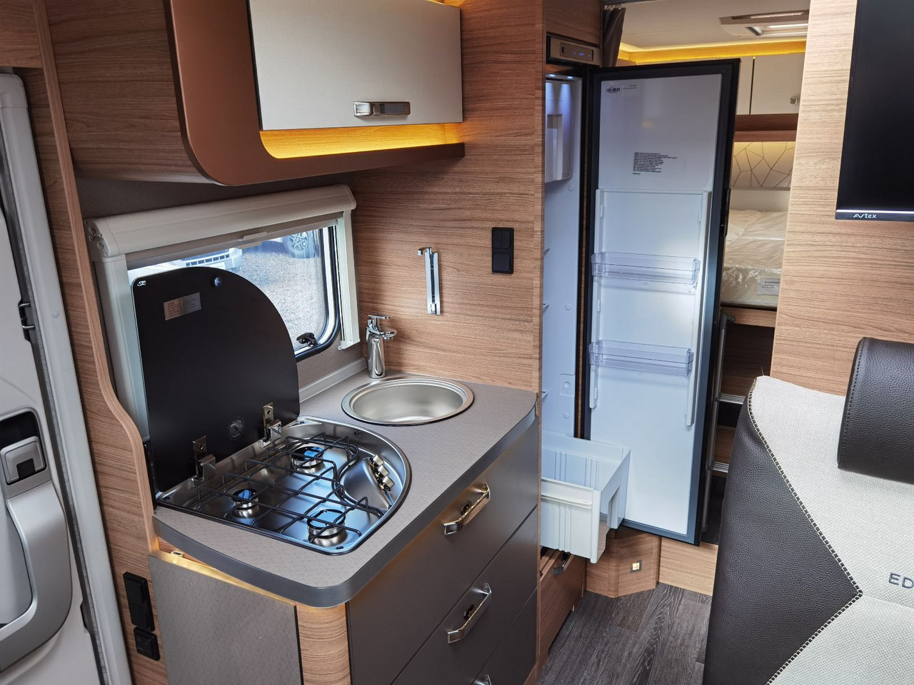 Camping-car profilé neuf Weinsberg CARACOMPACT 640 MEG EDITION-PEPPER /-MODELL 2025 Weinsberg CARACOMPACT 640 MEG EDITION-PEPPER /-MODELL 2025: photos 17