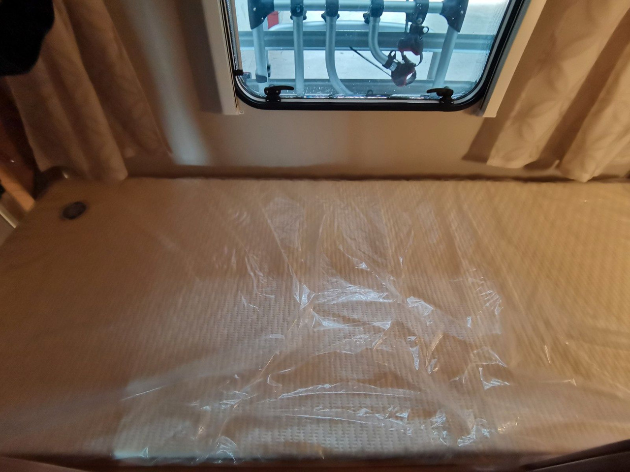 Camping-car capucine Weinsberg CARAHOME 600 DKG / 140PS / ETAGENBETTEN / 5xPERS: photos 23