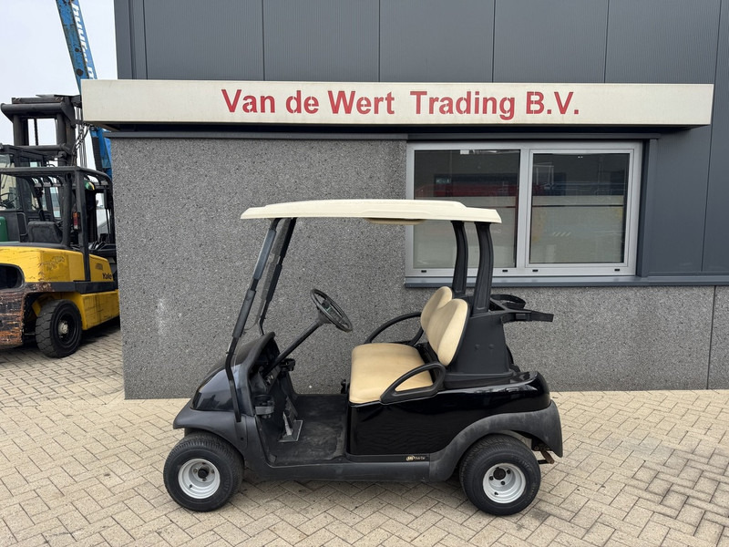 Clubcar Golfcar CLUBCAR PRESEDENT zwart 2 zits Benzine golfkar cart - Voiturette de golf: photos 1 Clubcar Golfcar CLUBCAR PRESEDENT zwart 2 zits Benzine golfkar cart - Voiturette de golf: photos 1