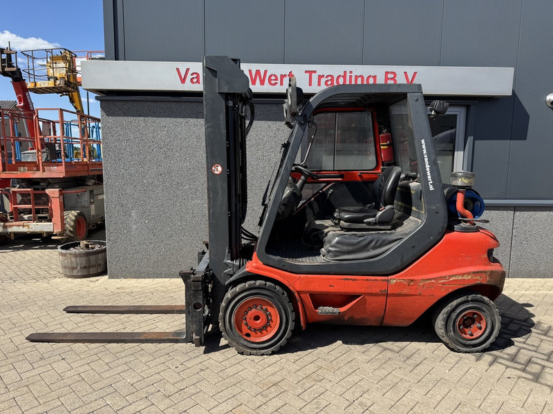 Chariot élévateur à gaz Linde H30T-03: photos 1