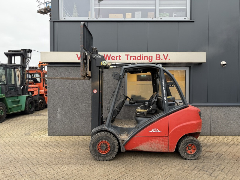 Linde H35D triplo550 Freelift / Sideshift 2007 VW DIESEL - Chariot élévateur diesel: photos 5 Linde H35D triplo550 Freelift / Sideshift 2007 VW DIESEL - Chariot élévateur diesel: photos 5