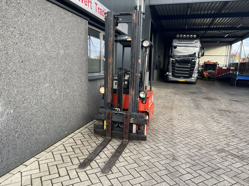 Linde e14 Heftruck Linde E14 Triplo 550 Freelift/Sideshift elektrisch - Chariot élévateur électrique: photos 5 Linde e14 Heftruck Linde E14 Triplo 550 Freelift/Sideshift elektrisch - Chariot élévateur électrique: photos 5