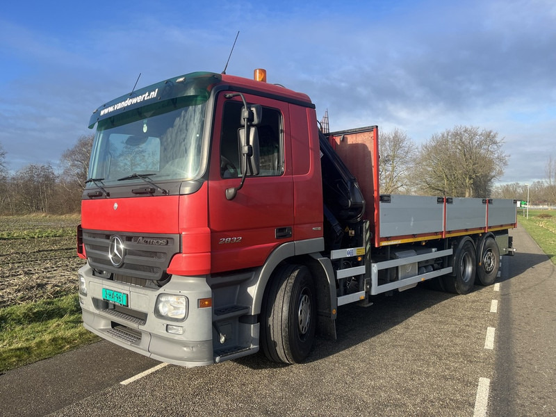 Mercedes-Benz ACTROS 2832 - MKG HKL140 - automaat - EURO5 -lift/stuur as - 600dkm - 2006 - Camion plateau, Camion grue: photos 3 Mercedes-Benz ACTROS 2832 - MKG HKL140 - automaat - EURO5 -lift/stuur as - 600dkm - 2006 - Camion plateau, Camion grue: photos 3