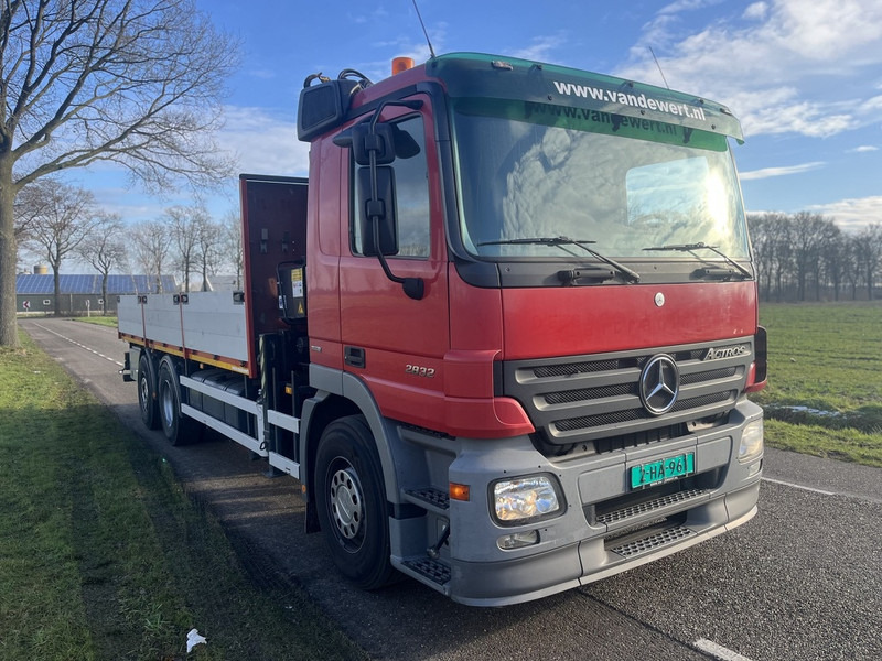 Mercedes-Benz ACTROS 2832 - MKG HKL140 - automaat - EURO5 -lift/stuur as - 600dkm - 2006 - Camion plateau, Camion grue: photos 4 Mercedes-Benz ACTROS 2832 - MKG HKL140 - automaat - EURO5 -lift/stuur as - 600dkm - 2006 - Camion plateau, Camion grue: photos 4