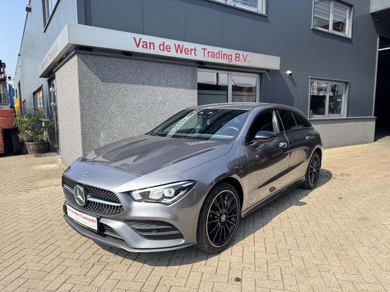 Mercedes-Benz CLA-Klasse 250e Shooting Brake Hybride Amg Pakket Night Pakket Burmester Audio Automaat 2021 APK 8-2027 - Voiture: photos 1 Mercedes-Benz CLA-Klasse 250e Shooting Brake Hybride Amg Pakket Night Pakket Burmester Audio Automaat 2021 APK 8-2027 - Voiture: photos 1